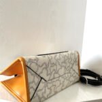 T0US medium shopping bag with long strap 62004