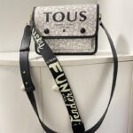 tous medium messenger bag 62009-8