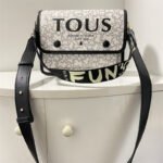 tous medium messenger bag 62009-8
