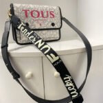 tous medium messenger bag 62009-8
