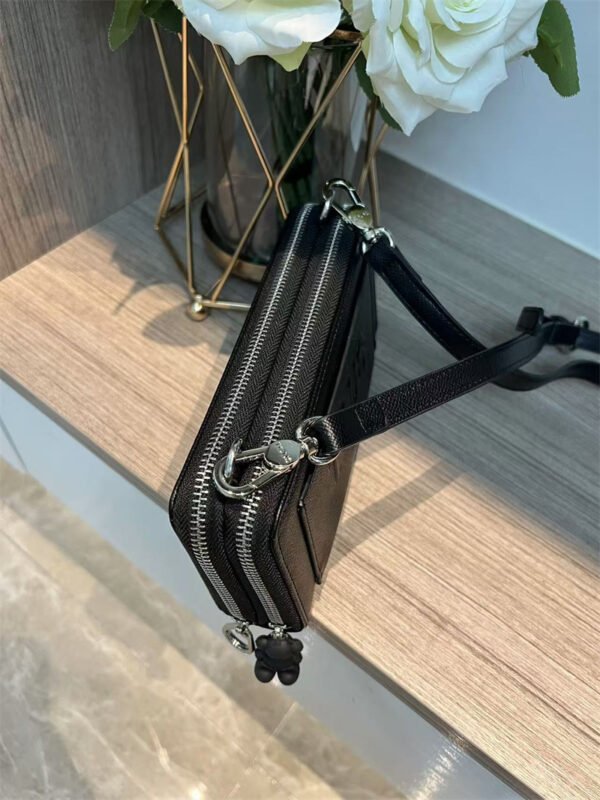 tous wallet with strap 62067 size19.5-10-4cm