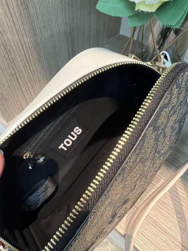 tous kaos messenger bag 62073 size 23-14-8cm