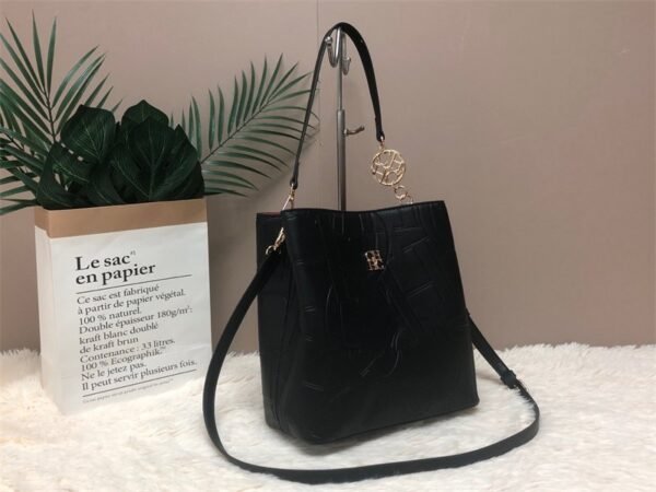 carolina herrera bag C100-1478